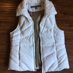 ⚡️FINAL MARKDOWN⚡️ White puffy vest - size S/M